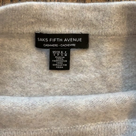 Saks Fifth Ave 100% Cashmere Sweater - Picture 2 of 3